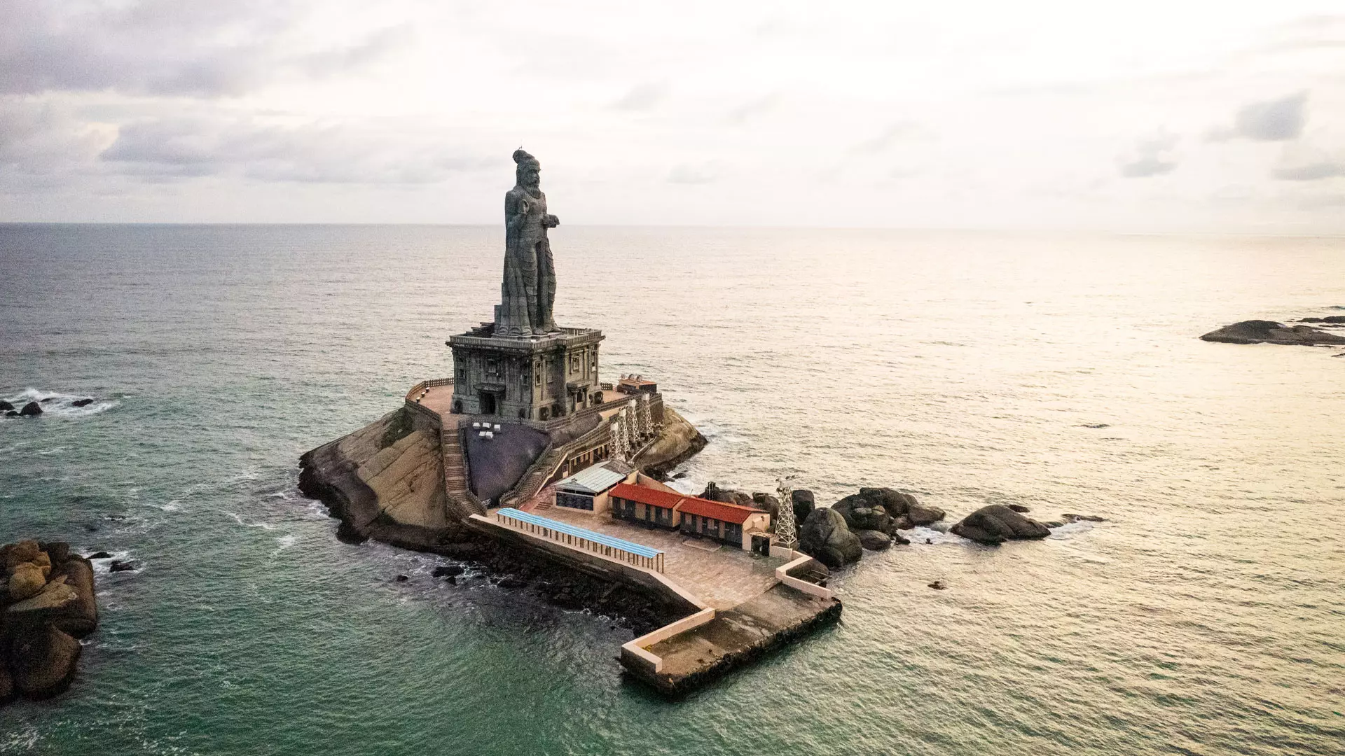 Thiruvalluvar Statue Pravin travels