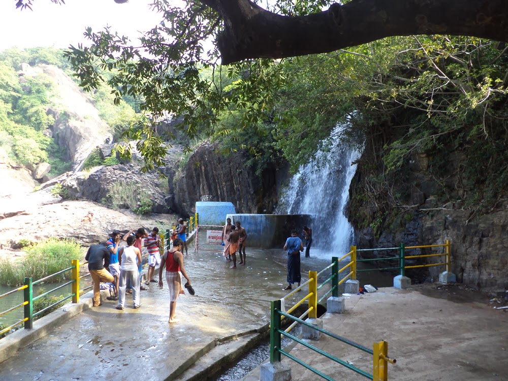 Agasthiyar Falls (Papanasam Falls) Pravin Travels