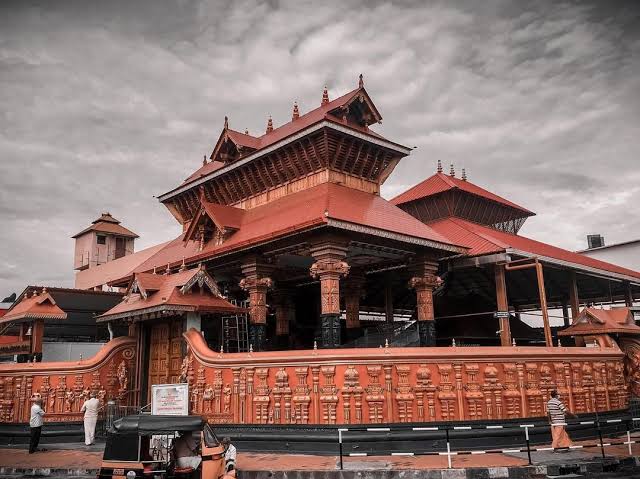  Pazhavangadi Sree Maha Ganapathy Temple Pravin Travels